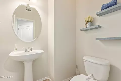 Bath - 7453 S 19th St, Phoenix, AZ 85042 photo 1 of 4