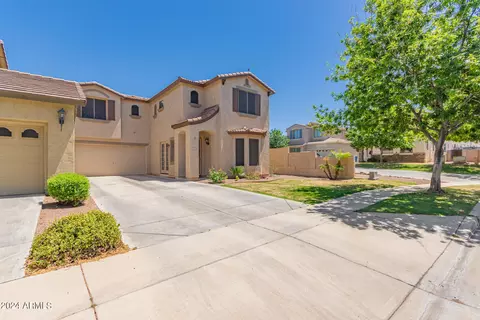 Exterior - 7453 S 19th St, Phoenix, AZ 85042 photo 3 of 14