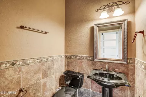 Bath - 3036 E San Pedro Ct, Gilbert, AZ 85234 photo 1 of 4