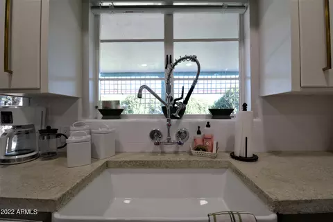 Bath - 2343 Earll Dr, Phoenix, AZ 85016 photo 9 of 12