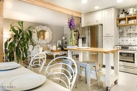 Kitchen - 2343 Earll Dr, Phoenix, AZ 85016 photo 2 of 10