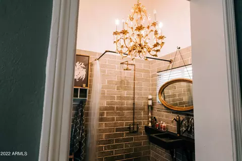 Bath - 2343 Earll Dr, Phoenix, AZ 85016 photo 5 of 12