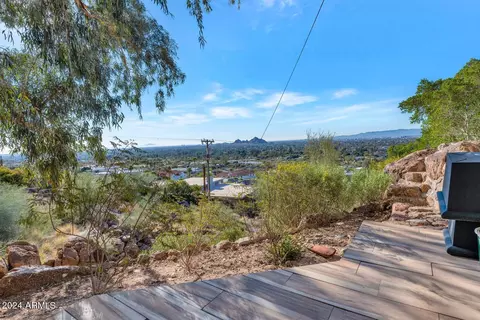 View/Area - 5401 E Valle Vista Rd, Phoenix, AZ 85018 photo 6 of 7