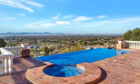 Exterior - 5401 E Valle Vista Rd, Phoenix, AZ 85018 photo 3 of 8