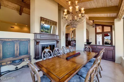 Dining - 5401 E Valle Vista Rd, Phoenix, AZ 85018 photo 2 of 2