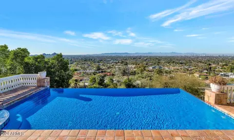 Exterior - 5401 E Valle Vista Rd, Phoenix, AZ 85018 photo 5 of 8