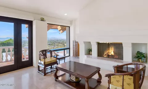 Living - 5401 E Valle Vista Rd, Phoenix, AZ 85018 photo 5 of 5