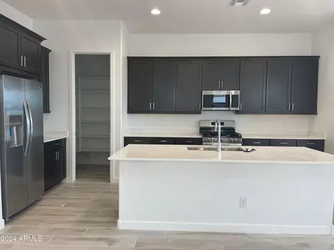 3902 E Kenley Ln, San Tan Valley, AZ 85143