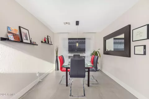 Dining - 2010 E Glenhaven Dr, Phoenix, AZ 85048 photo 2 of 2