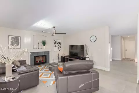 Living - 2010 E Glenhaven Dr, Phoenix, AZ 85048 photo 5 of 8