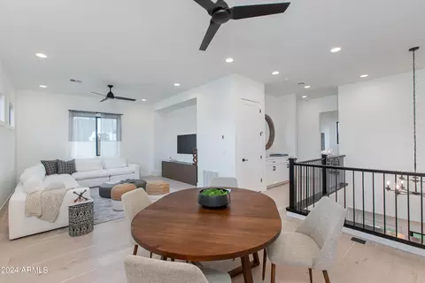 Dining - 4145 N 42nd Pl, Phoenix, AZ 85018 photo 1 of 2