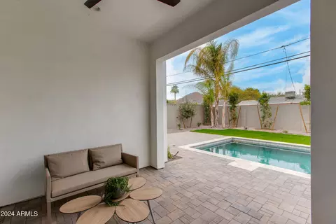 Exterior - 4145 N 42nd Pl, Phoenix, AZ 85018 photo 5 of 6