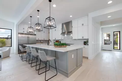 Kitchen - 4145 N 42nd Pl, Phoenix, AZ 85018 photo 2 of 5