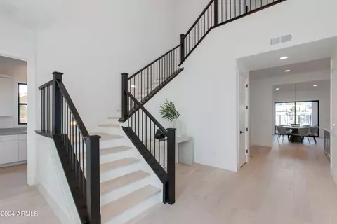Entry Way - 4145 N 42nd Pl, Phoenix, AZ 85018 photo 1 of 2