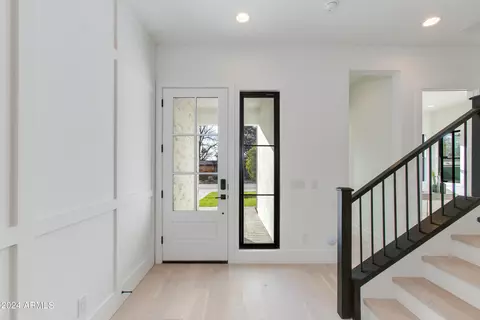 Entry Way - 4145 N 42nd Pl, Phoenix, AZ 85018 photo 2 of 2