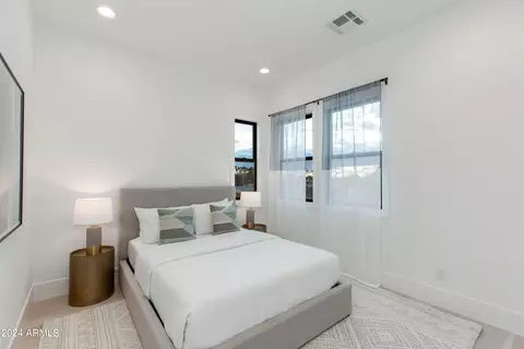 Bedroom - 4145 N 42nd Pl, Phoenix, AZ 85018 photo 2 of 2