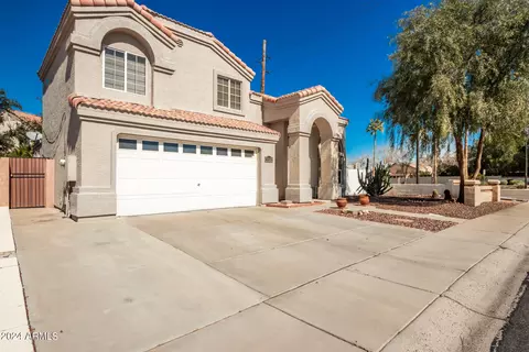 802 W Iris Dr, Gilbert, AZ 85233 photo 3