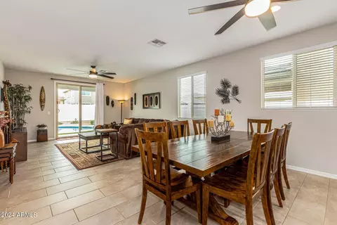 2429 E Alta Vista Rd, Phoenix, AZ 85042 photo 5