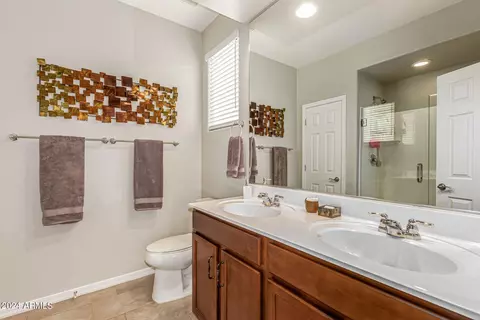 2429 E Alta Vista Rd, Phoenix, AZ 85042 photo 9