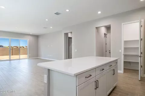 5951 E Lone Cactus Rd, Phoenix, AZ 85054 photo 9