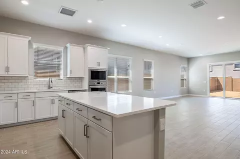 5951 E Lone Cactus Rd, Phoenix, AZ 85054 photo 10