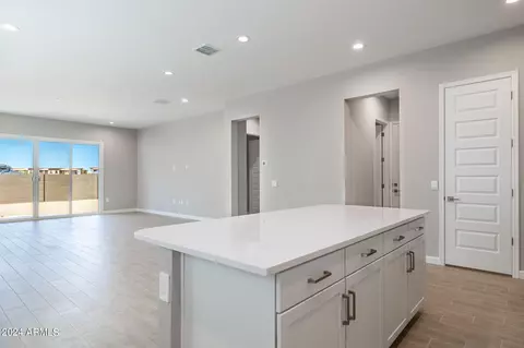 5951 E Lone Cactus Rd, Phoenix, AZ 85054 photo 8