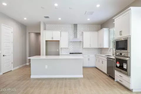 5951 E Lone Cactus Rd, Phoenix, AZ 85054 photo 5