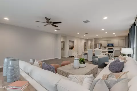 Living - 5958 E Lone Cactus Rd, Phoenix, AZ 85054 photo 2 of 3
