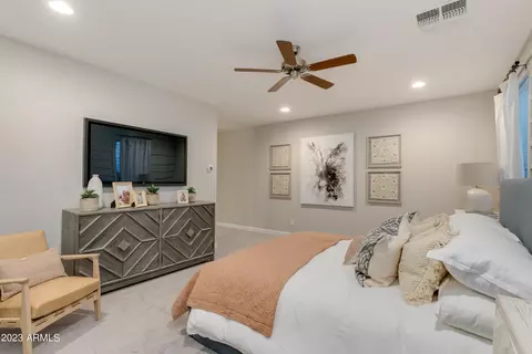 Bedroom - 5958 E Lone Cactus Rd, Phoenix, AZ 85054 photo 5 of 6