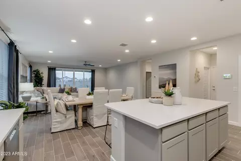 Kitchen - 5958 E Lone Cactus Rd, Phoenix, AZ 85054 photo 2 of 5