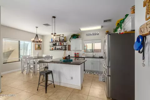 Kitchen - 2191 E Greenlee Ave, Apache Junction, AZ 85119 photo 3 of 11