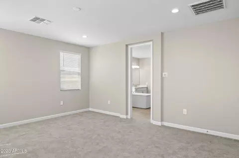 Bedroom - 5950 E Lone Cactus Rd, Phoenix, AZ 85054 photo 2 of 6