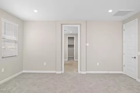Bedroom - 5950 E Lone Cactus Rd, Phoenix, AZ 85054 photo 4 of 6