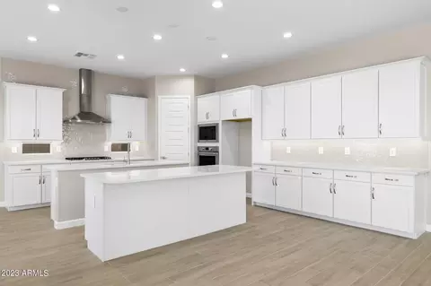 Kitchen - 5950 E Lone Cactus Rd, Phoenix, AZ 85054 photo 1 of 4