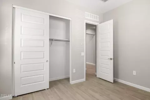 Bedroom - 5950 E Lone Cactus Rd, Phoenix, AZ 85054 photo 1 of 6