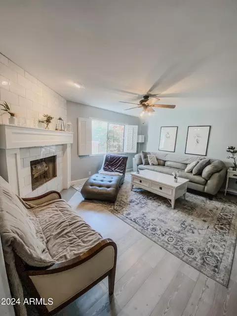 1124 E Rose Ln #13, Phoenix, AZ 85014 photo 4