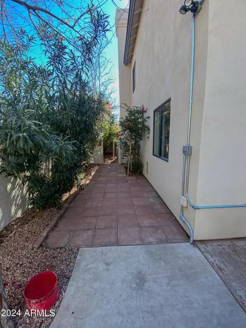 1124 E Rose Ln #13, Phoenix, AZ 85014 photo 22