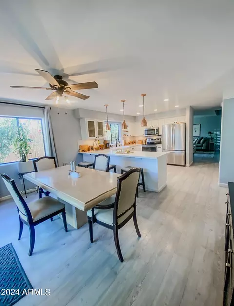1124 E Rose Ln #13, Phoenix, AZ 85014 photo 8