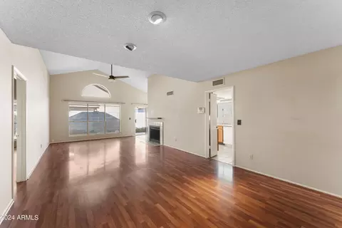 Living - 426 E Taro Ln, Phoenix, AZ 85024 photo 1 of 4