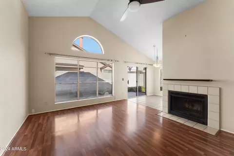 Living - 426 E Taro Ln, Phoenix, AZ 85024 photo 3 of 4
