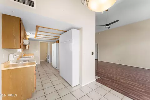 Kitchen - 426 E Taro Ln, Phoenix, AZ 85024 photo 3 of 5