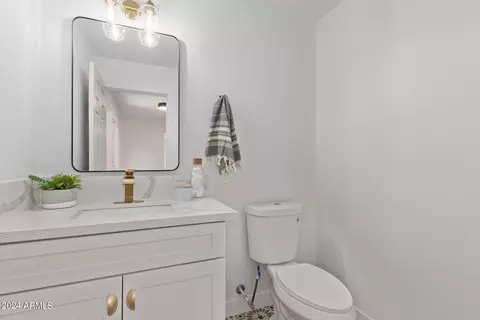 Bath - 1201 E Palmaire Ave, Phoenix, AZ 85020 photo 3 of 4