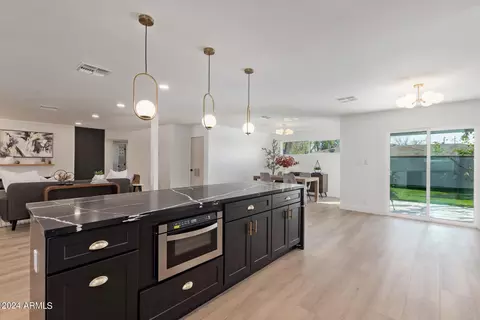 Kitchen - 1201 E Palmaire Ave, Phoenix, AZ 85020 photo 4 of 4