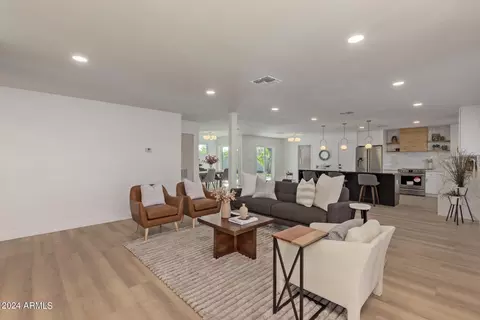 Living - 1201 E Palmaire Ave, Phoenix, AZ 85020 photo 4 of 4