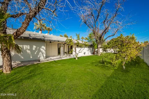 Exterior - 1201 E Palmaire Ave, Phoenix, AZ 85020 photo 6 of 8