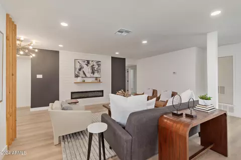 Living - 1201 E Palmaire Ave, Phoenix, AZ 85020 photo 2 of 4