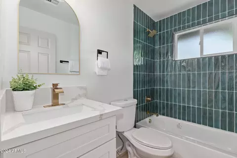 Bath - 1201 E Palmaire Ave, Phoenix, AZ 85020 photo 2 of 4