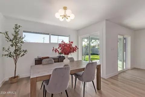 Dining - 1201 E Palmaire Ave, Phoenix, AZ 85020 photo 1 of 1