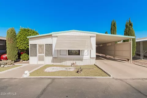 654 E Ranch Rd #32, San Tan Valley, AZ 85140