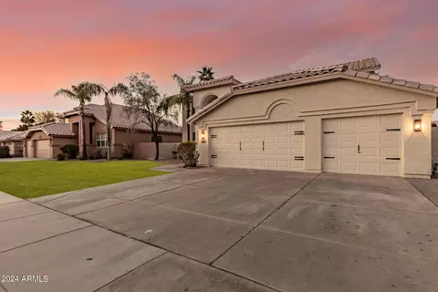 Exterior - 4290 E Desert Ln, Gilbert, AZ 85234 photo 5 of 39